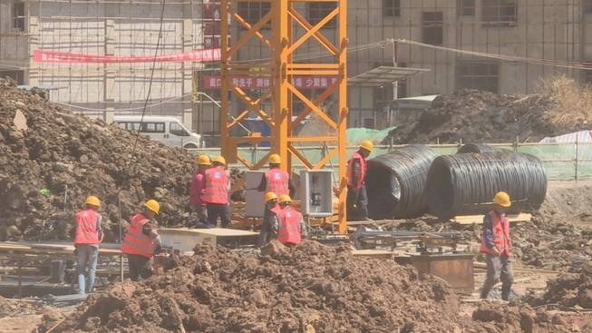 宁蒗县建筑业增加值直线上升，消费市场总体基本稳定.jpg