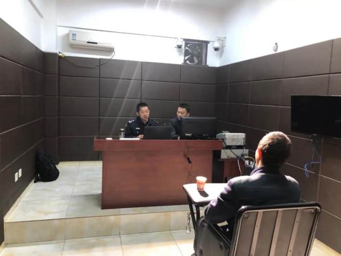 一人下手、一人望风，这对“鸳鸯大盗”落网！2.jpg