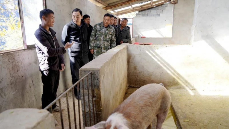 曹金明到黎明乡调研3.jpg