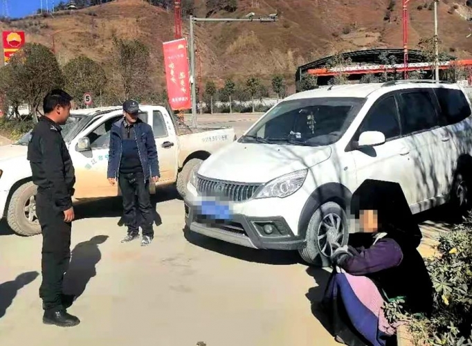 宁蒗蜀黍巧用智慧新警务，助迷途老人“刷脸”回家.jpg