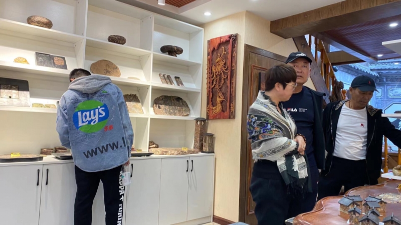走进丽江古城五花石文化馆，感受丽江匠人的世界 (5).jpg