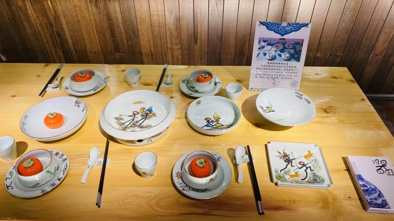天青阁东巴青花文创体验馆开馆一周年，东巴与青花 “再续前缘” (2).jpg