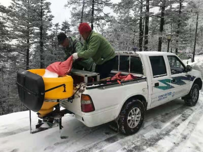 2021年第一场雪，玉龙雪山点滴关怀暖身又暖心 (3).jpg