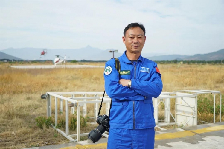 参与扑救森林火灾110多起，丽江这位飞行观察员获评全国先进 (1).jpg