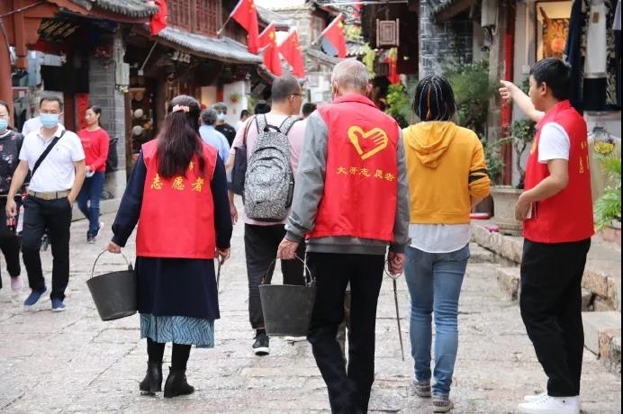 传递温暖，关爱不断！丽江开启春节期间志愿服务关爱行动4.jpg