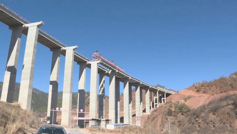 宁永高速路宁蒗段项目建设有序推进 (1).jpg