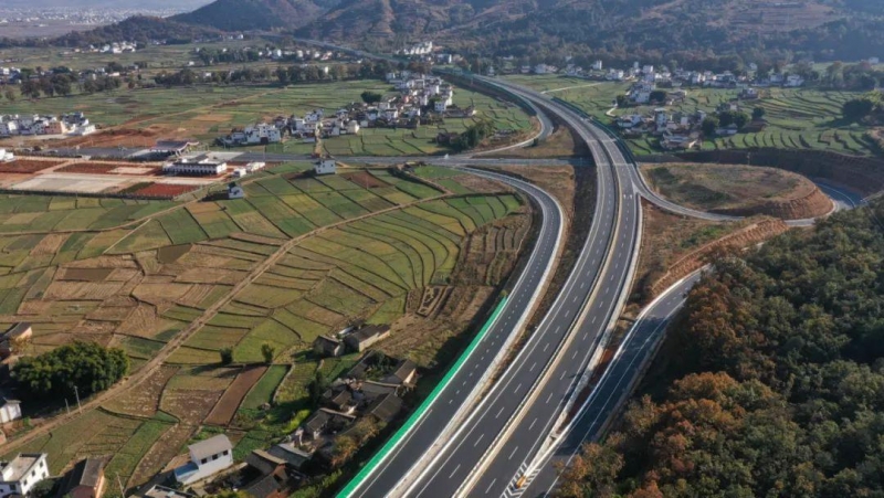 华丽高速三川至永胜段 春节期间免费试通车.jpg