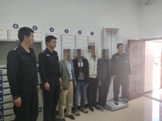 严厉打击涉赌违法行为！大年初一永胜警方收缴赌资近两万元 (1).jpg