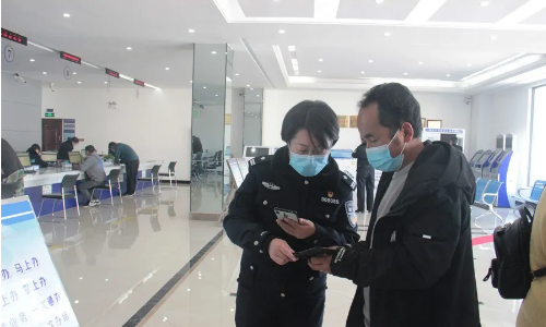 “最多跑一次”，市公安局交警支队车管所为民排忧解难 (3).png