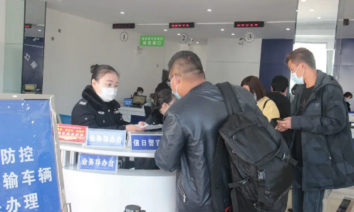 “最多跑一次”，市公安局交警支队车管所为民排忧解难 (1).png