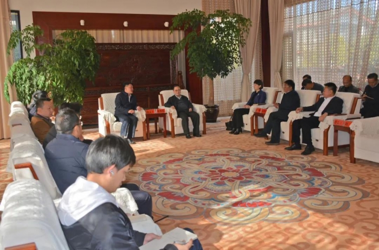 市政府与省土地储备运营有限公司、云南供销投资有限公司签订战略合作协议 (2).jpg