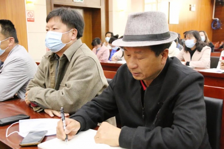 丽江古城保护管理局认真学习 “脱贫攻坚楷模”，扎实做好本职工作 (1).jpg