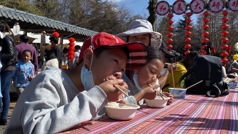 “品美食 闹元宵”好吃好玩的元宵节尽在丽江古城 (9).jpg