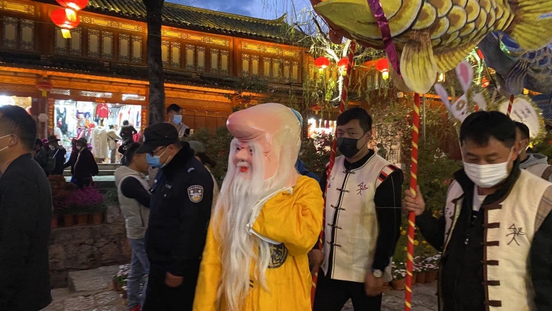 提花灯闹元宵，昨晚 如此璀璨丽江古城你爱了吗？ (11).jpg