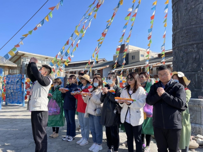 三多节玉龙雪山景区精心谋划 游客开心直呼很幸运1.JPG