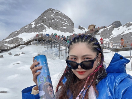 玉龙雪山清明假期三天待游客3.85万人次 团队比2019年同期增长42.84% (2).jpg