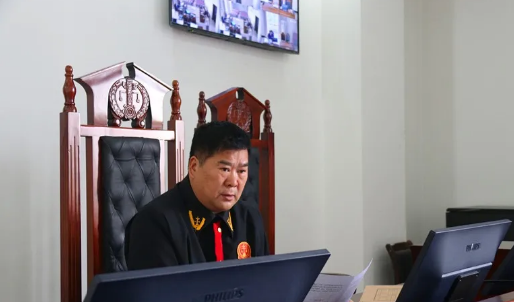 丈夫因罪获刑  华坪法官远赴四川调解离婚.png