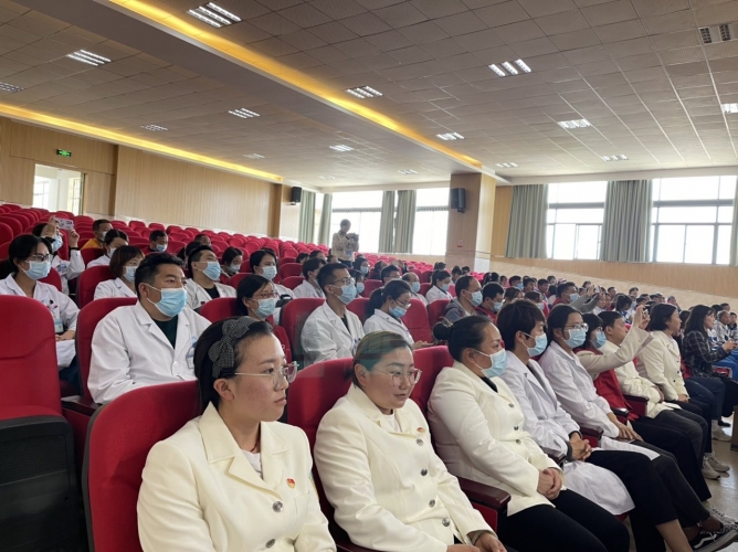 丽江市人民医院的特殊关爱 温暖着特殊教育学校学生 (16).jpg