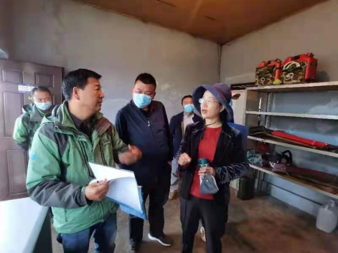 紧抓疫情防控 玉龙雪山旅游区召开2021年“五一”假日旅游工作安排部署会议 (3).jpg