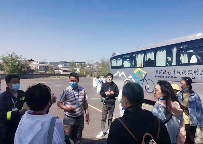 太火爆！丽江“五一”旅游业收入7.63亿元，接待77 (8).jpg