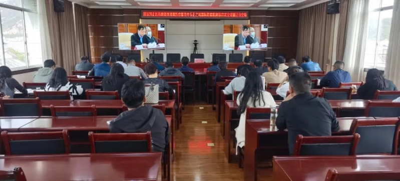 丽江市坚决纠正医药购销领域和医疗服务中不正之风工作.jpg