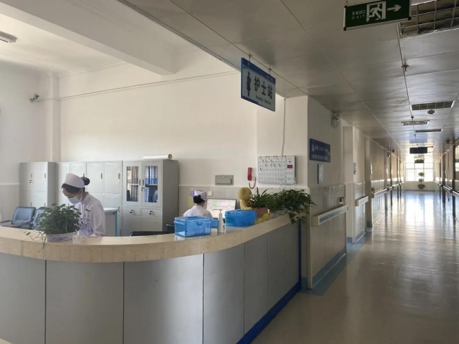 “医养结合”丽江市人民医院老年病科开科 (2).jpg