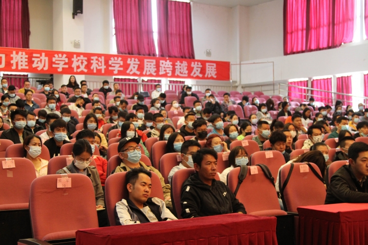 岗前培训 丽江近300名新晋导游技能大升级 (2).jpg