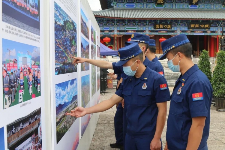 丽江古城消防参加庆祝中国共产党成立100周年成就展6.jpg