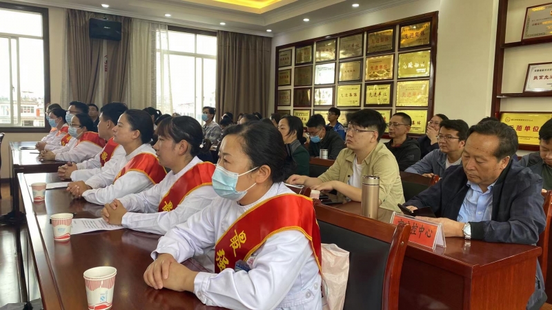 舍小家为大家 为援助瑞丽他们放弃太多  今天他们被表彰 (7).jpg