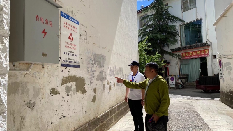 “城市牛皮癣”好煞风景！古城区城市管理局下狠心治“顽疾” (2).jpg