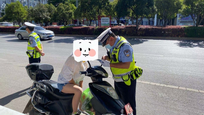 “百日攻坚” 丽江文明交通“动”起来 (4).jpg
