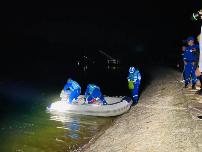 永胜三川翠湖有人深夜溺水  打捞上岸已无生命体征 (3).jpg