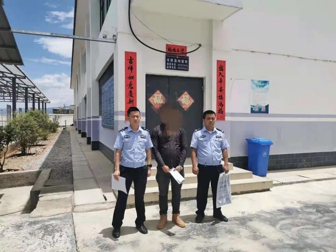 拿C1驾驶证驾驶重型自卸货车，罚款、拘留、记12分 (1).jpg