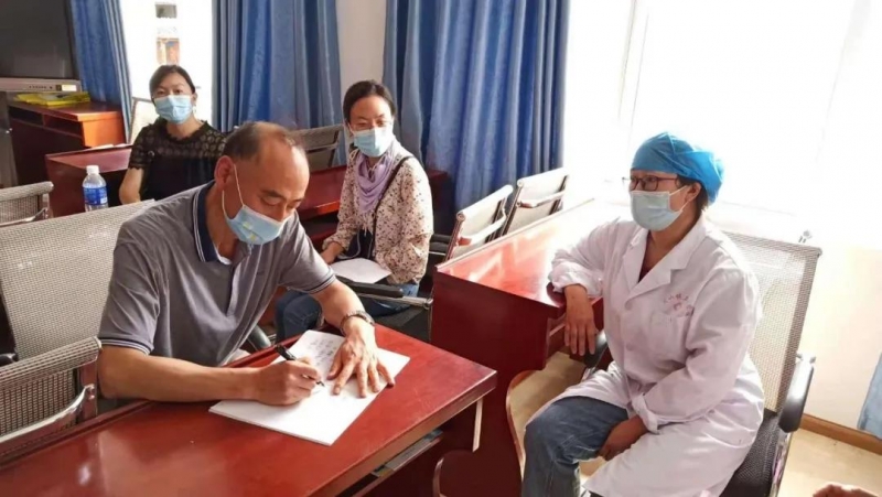 省疾控中心到丽江调研特有少数民族膳食营养与健康状况和食源性疾病监测等工作.jpg
