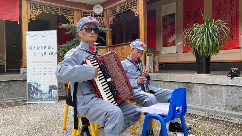 翰墨飘香书党史 ，《红旗颂》红色书法主题展在市博物院开展 (1).jpg