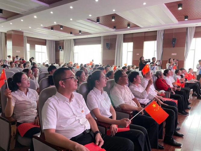 丽江市文化和旅游局庆祝中国共产党成立100周年暨“七一”表彰大会 (16).jpg