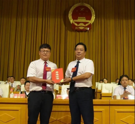 黎建勇当选宁蒗彝族自治县人民政府县长.jpg