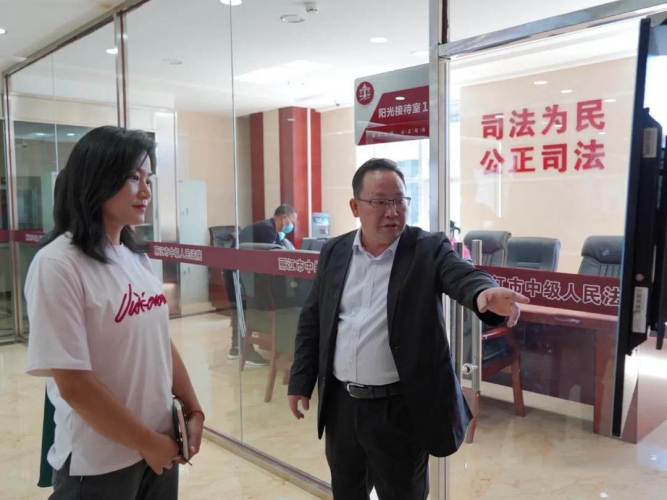去水印 全国人大代表范永贞到丽江市中级人民法院调研指导工作.jpg