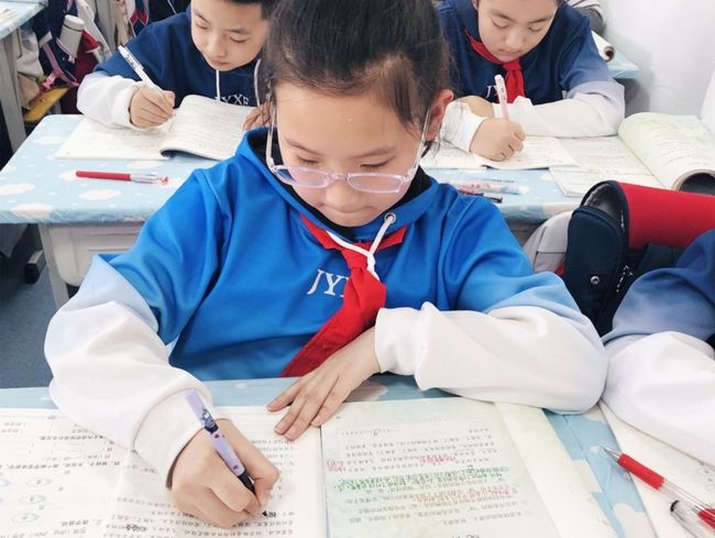 为了我们的未来，拒绝校外培训、支持公立学校！ (2).JPG