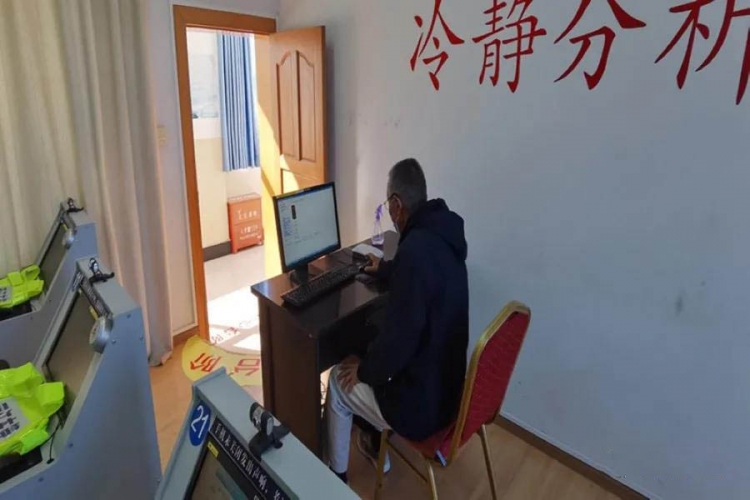 惠及全市老年驾驶人，丽江交警开通专属暖心服务！3.jpg