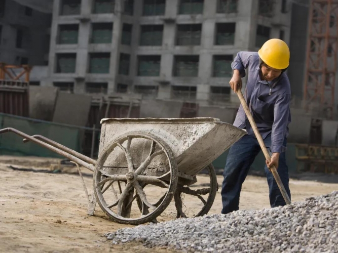 “实名制 工资专户”！云南拟这样保障建筑工人合法权益2.jpg