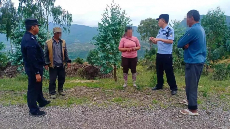 亲兄弟琐事生嫌隙 永胜民警协助调解.jpg