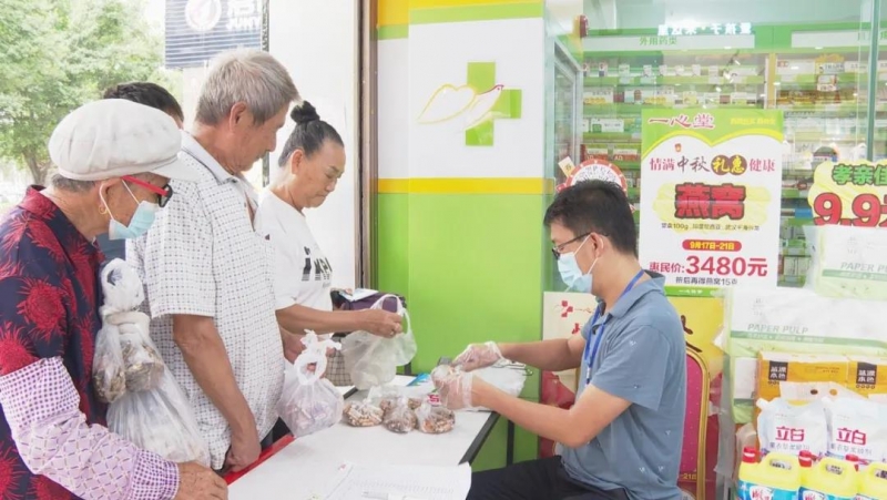 华坪开展“烟头不落地、华坪更美丽”捡拾烟头兑换物品活动 为进一步提升市民文明素质和环保意识，持续推进 ...