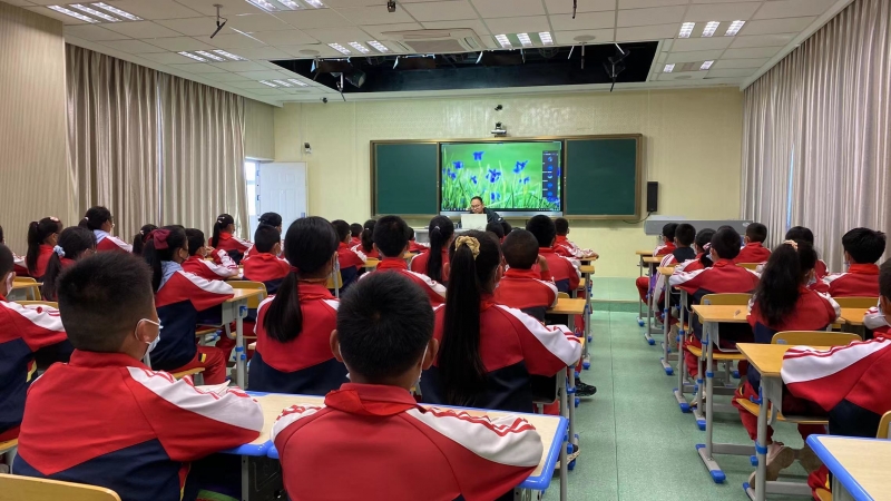 小手拉大手  一起探索丽江生物多样性的奥秘 (3).jpg