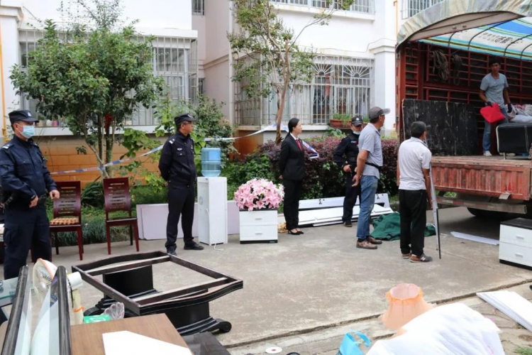 去水印 被执行人占用法拍房产，丽江中院强制腾退！1.jpg