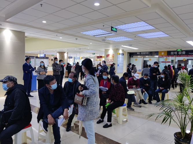 健康暖人心，上海市胸科专家医生团队来丽义诊