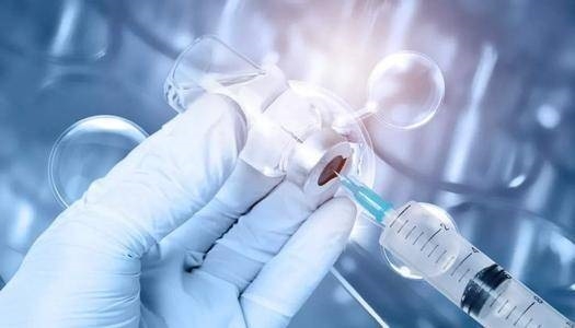 新冠疫苗第二剂接种期满6个月的群众 请抓紧预约接种第三剂