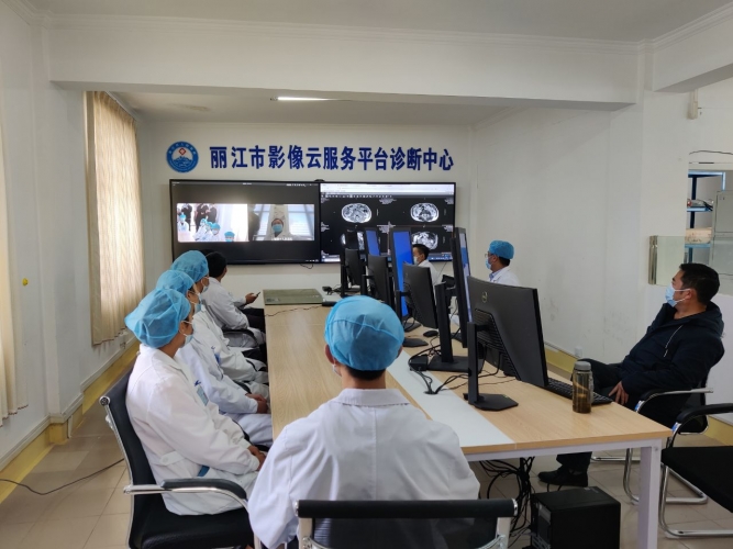 来自互联网的精准诊治——丽江市影像云服务平台诊断中心首次试运行 (2).jpg