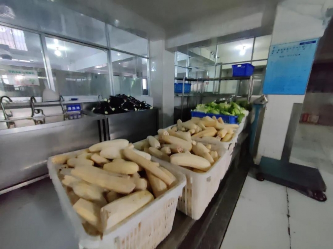 校园食品安全“变味”？丽江师生舌尖上的安全如何保障？ (3).jpg