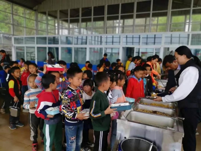 校园食品安全“变味”？丽江师生舌尖上的安全如何保障？ (14).jpg